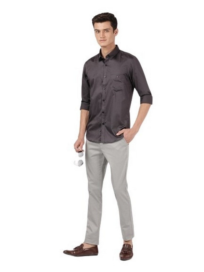 What Color Shirt Goes with Grey Pants? Unique Outfit Ideas